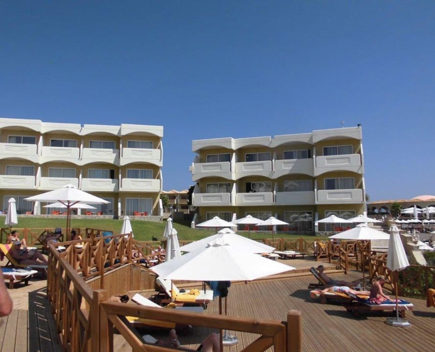 Blick auf Wohnblocks Hotel Kalithea Horizon Royal