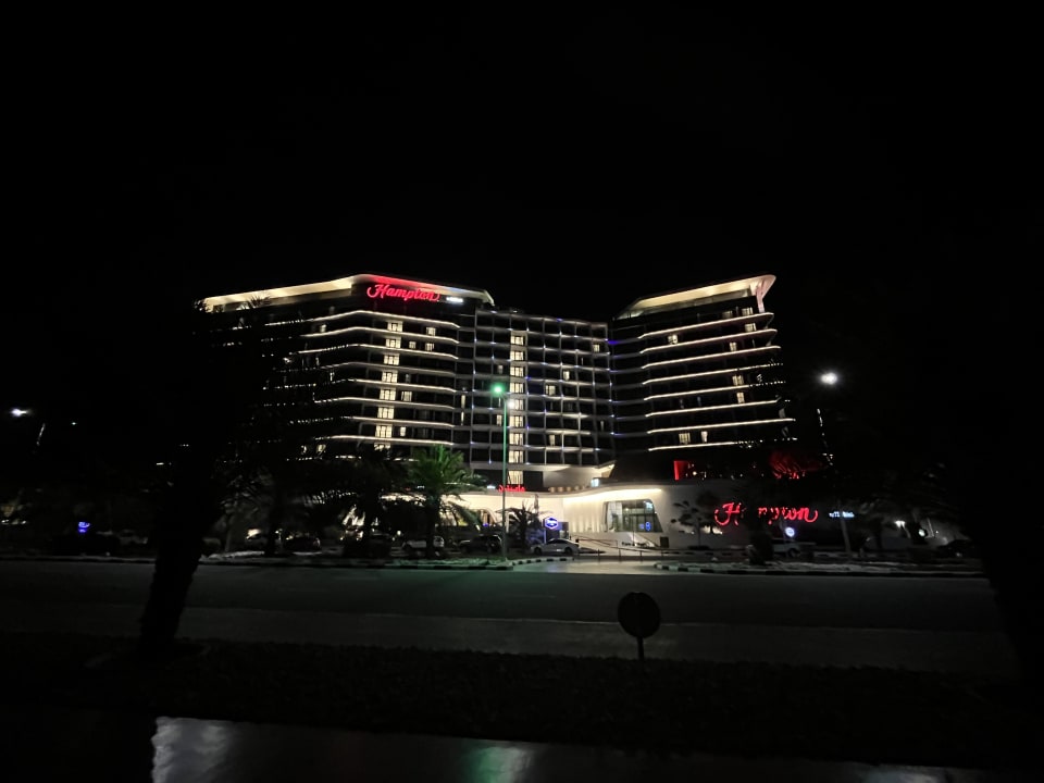 Außenansicht Hampton by Hilton Marjan Island