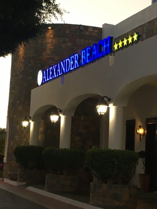 Außenansicht Alexander Beach Hotel & Village Resort