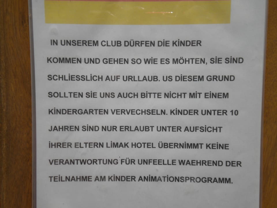Aushang am Gebäude der Kinderbetreuung! Limak Limra Hotel & Resort