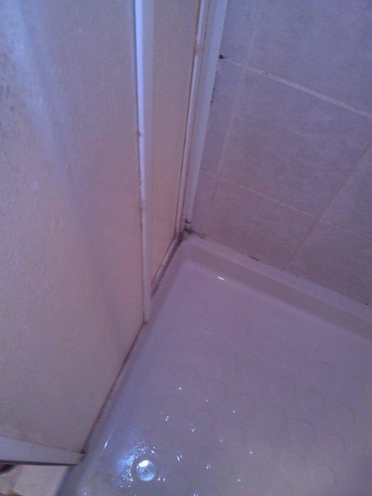 Schimmel in der Dusche Hotel Climent
