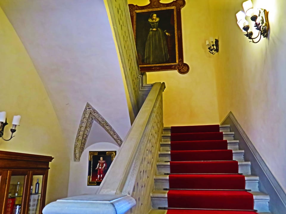 Treppenhaus zu den Zimmern Hotel La Collegiata