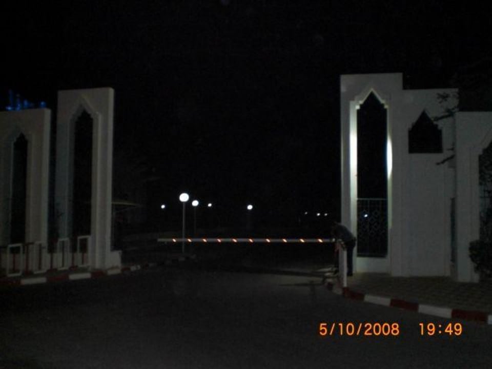 Einfahrt Hotel El Mouradi Djerba Menzel