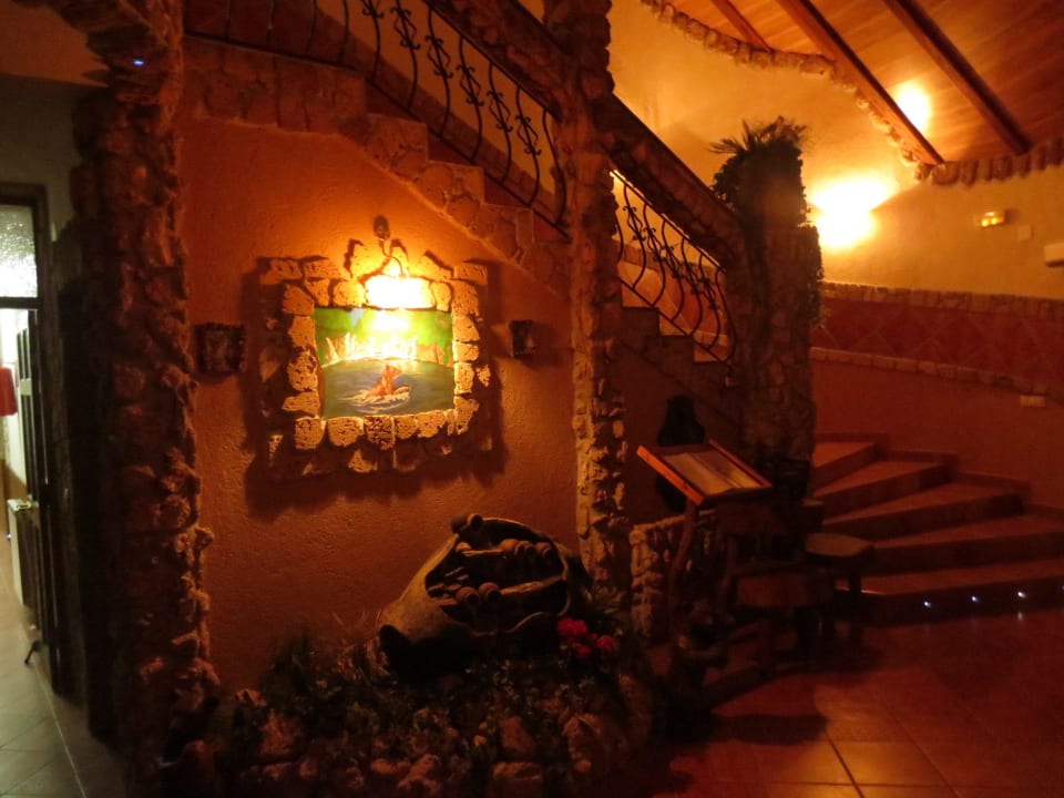 Lobby mit wunderschönen kleinen Brunnen SEDRA Holiday Resort-Adults Only