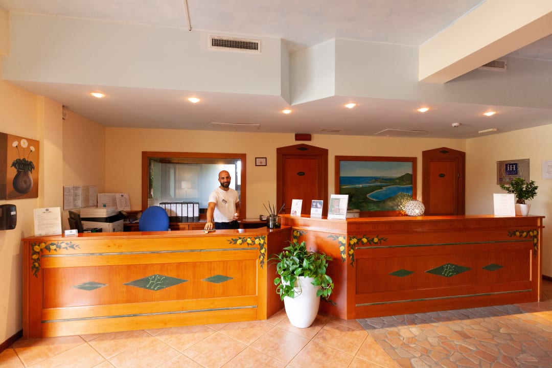 Lobby iH Hotels Villasimius Le Zagare Resort