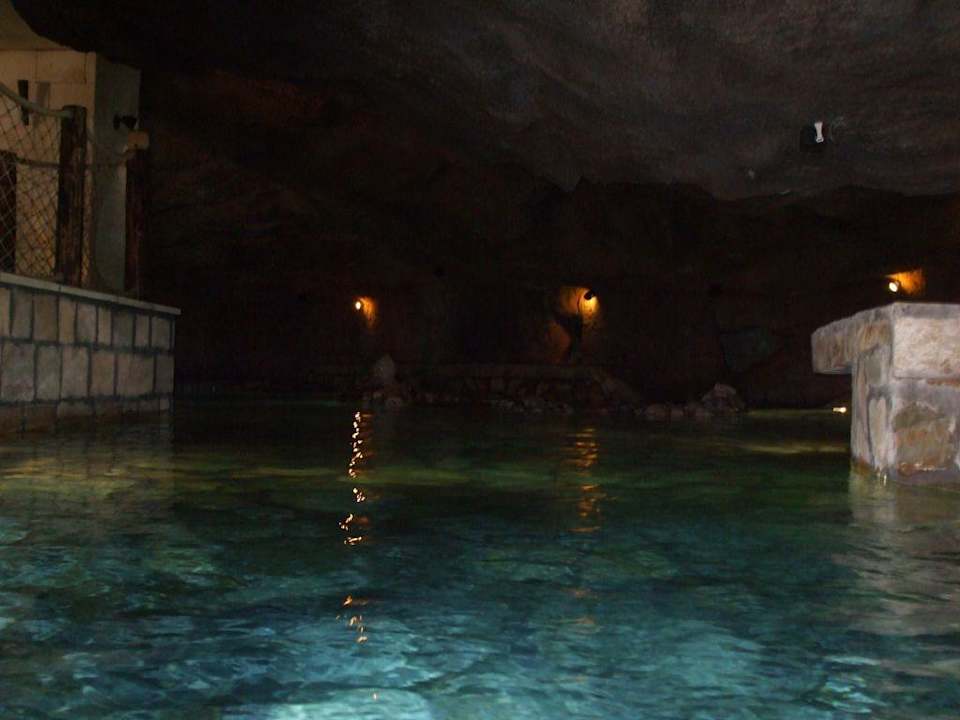 Pool Club Grand Side