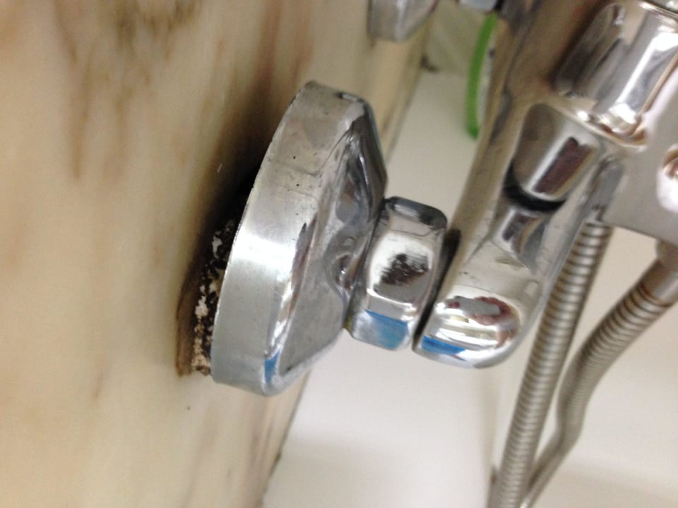 Schimmel an der Wanne Hotel Grand Teguise Playa