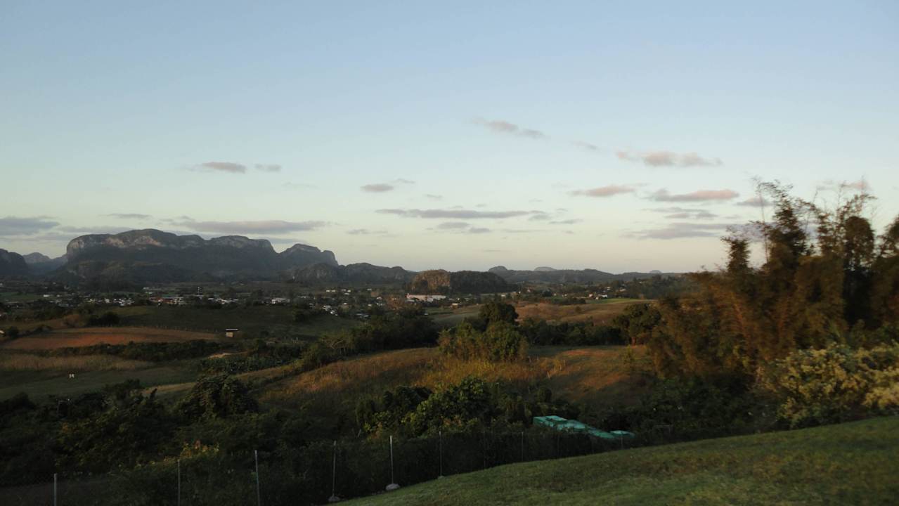 Resort grounds and view of the mogotes Hotel Horizontes La Ermita