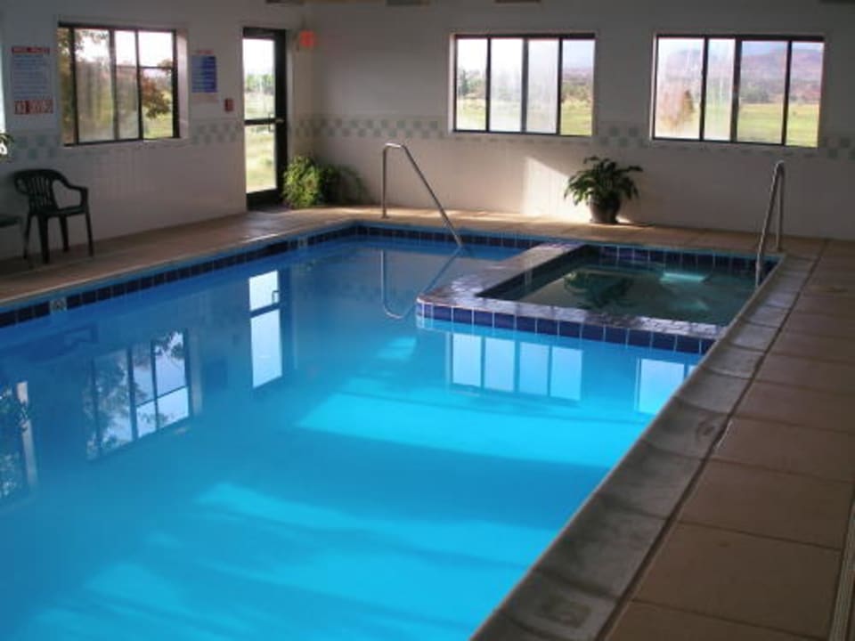 Hotelpool mit Whirlpool Red Sands Hotel