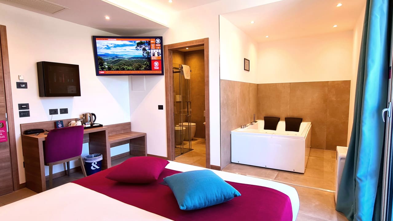 Zimmer You & Me Beach Hotel