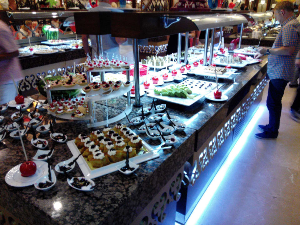 Dessert Dream World Resort & Spa
