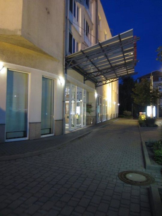 Entrée AMEDIA Hotel Dresden Elbpromenade