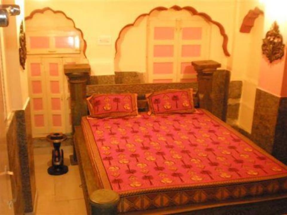 Deluxe Bed Room Hem Guest House Jodhpur