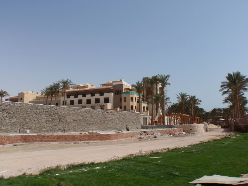 Hier soll mal ein Wasserfall runterlaufen Makadi Spa - Adults only