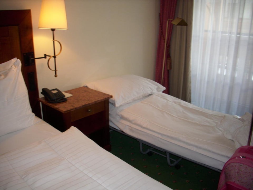 Zusatzbett, klein und nicht bequem Arabella Jagdhof Resort am Fuschlsee