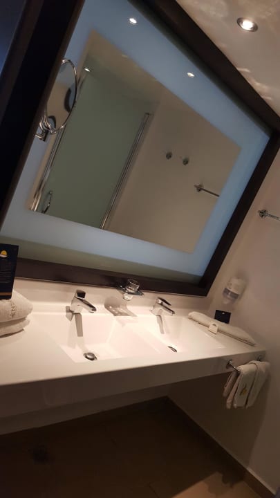 Bad Standard Doppelzimmer  TUI BLUE Oceanis Beach and Spa Resort