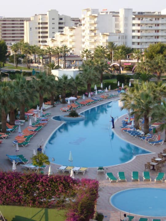 Blick vom Balkon nach rechts allsun App.-Hotel Orient Beach