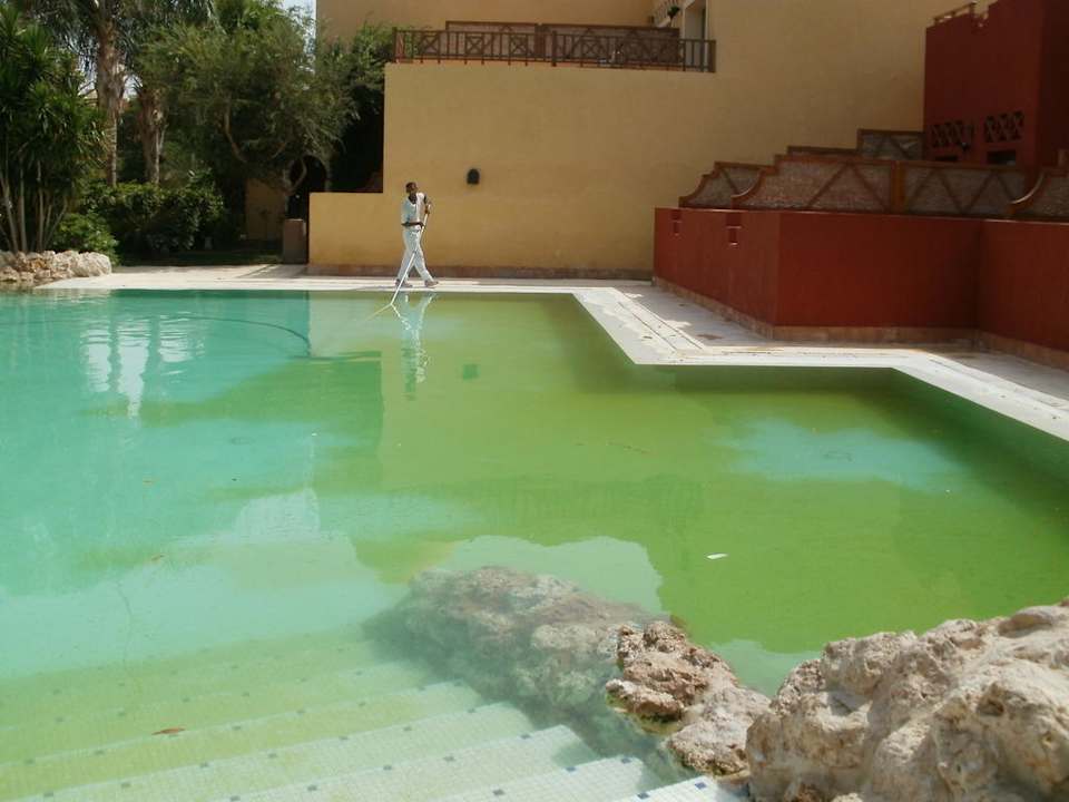 Veralgter Pool Grand Makadi