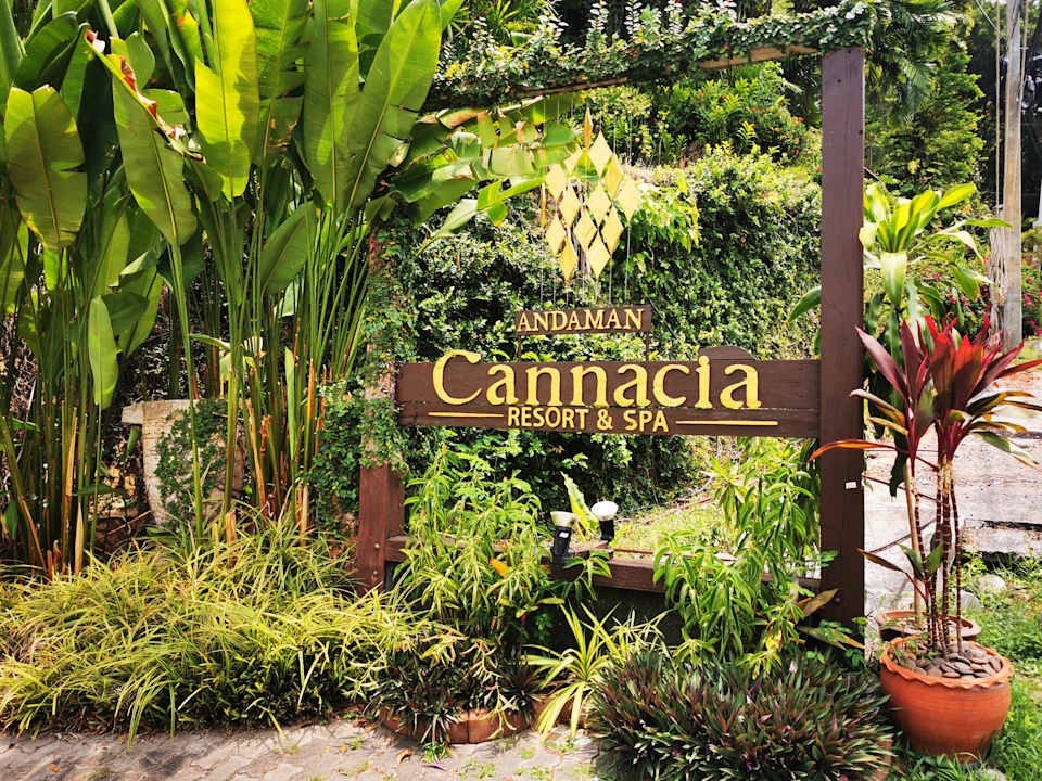 Außenansicht Hotel Andaman Cannacia Resort