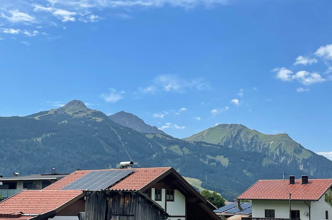Ausblick Apart Hansler "das Liara" mit Infrarotkabine und Balkon