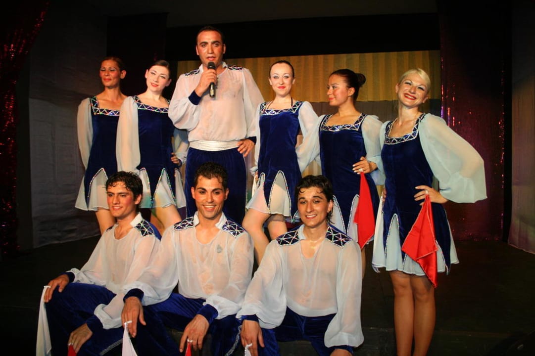Animationsteam nach Tanz-Show Barut Hemera