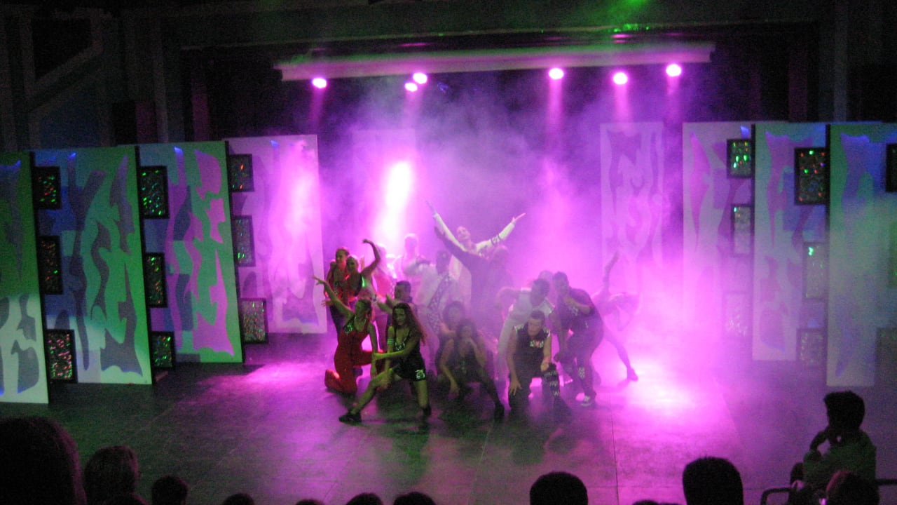 Abendshow Dimension ROBINSON PAMFILYA