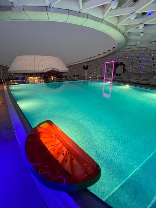 Pool W Abu Dhabi - Yas Island