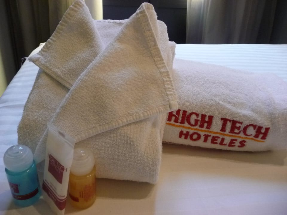 Zimmerdetail Hotel Petit Palace Tres Cruces