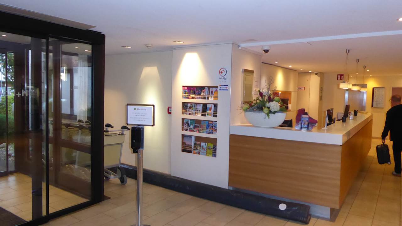 Lobby H+ Hotel Bochum