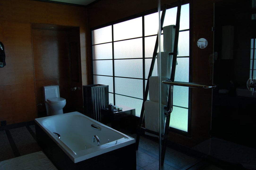 Bad Adaaran Select Hudhuran Fushi - Premium All Inclusive