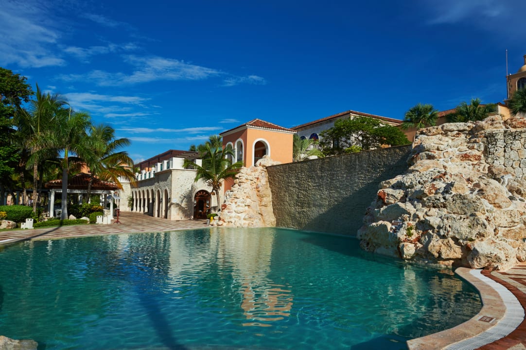 Pool Sanctuary Cap Cana - Adults only