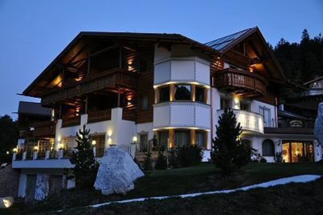 aussenansicht Hotel Garni Apartments Mirabel