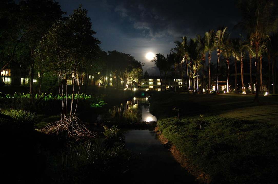 Bei Nacht Dusit Thani Krabi Beach Resort