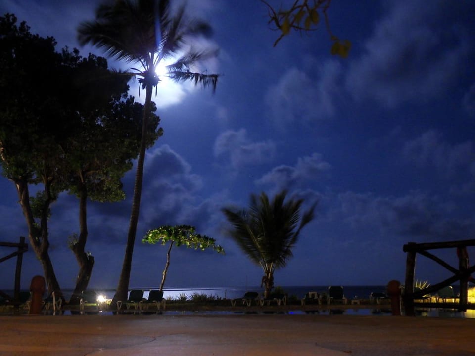 Am Abend Baobab Beach Resort & Spa