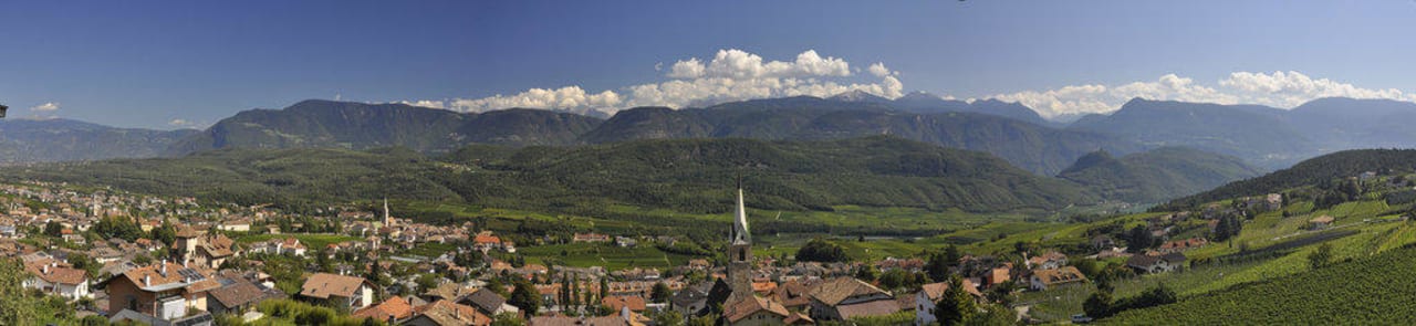 Panoramablick über Kaltern vom Balkon Pension Christl