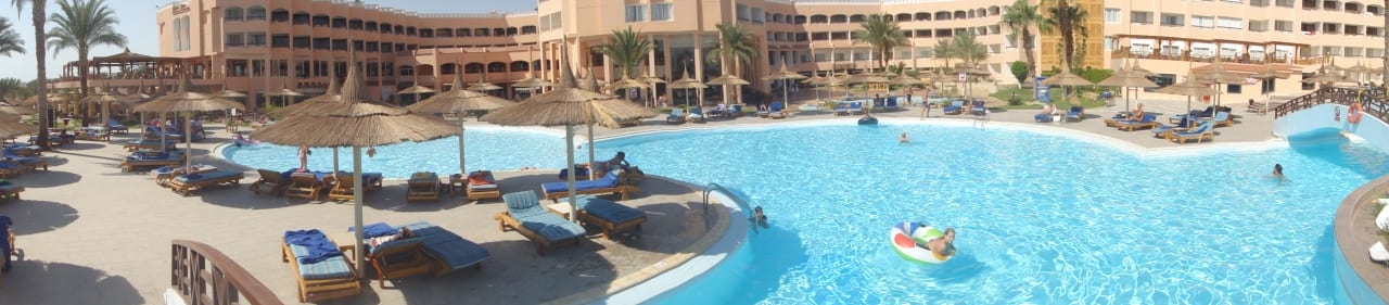 Hauptpool Beach Albatros Resort
