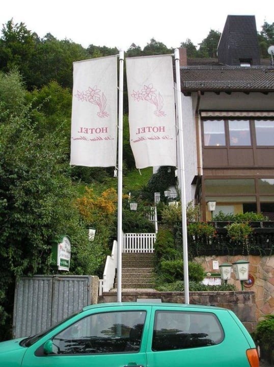 Hotel Eingang Hotel Die kleine Blume