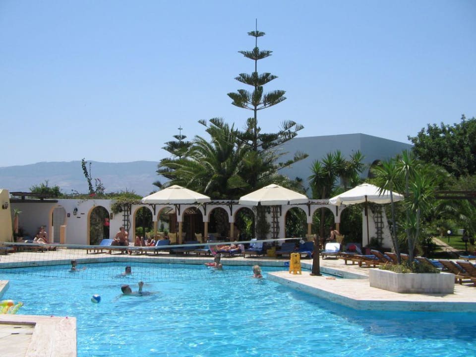 Der Pool Gaia Garden Hotel