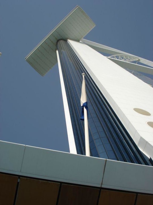 Blick vom Pool auf das Restaurant Burj Al Arab