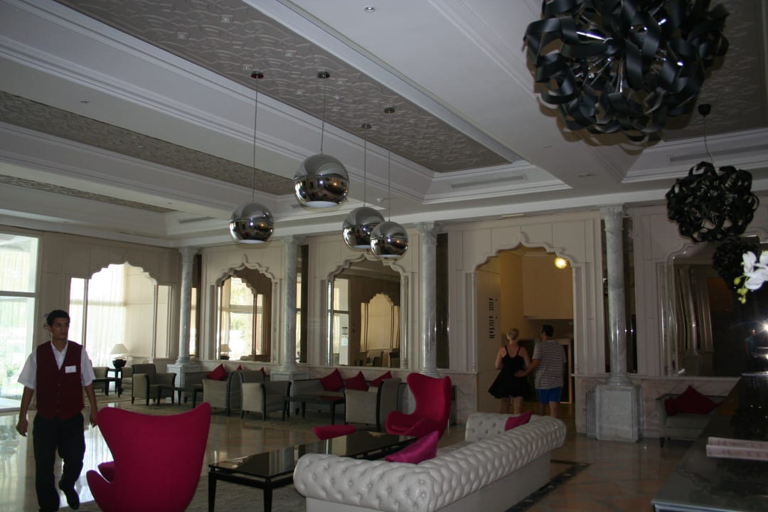 Eingang Hotel Royal Nozha