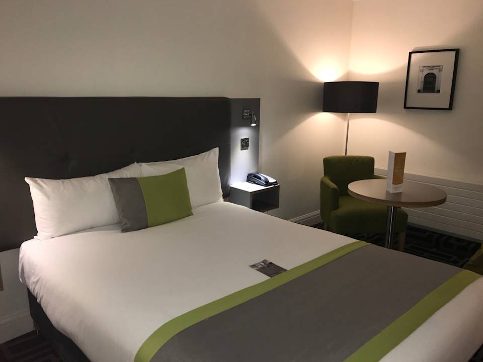 Zimmer Maldron Hotel Dublin Airport