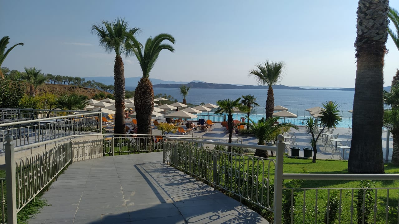 Gartenanlage Akrathos Beach Hotel