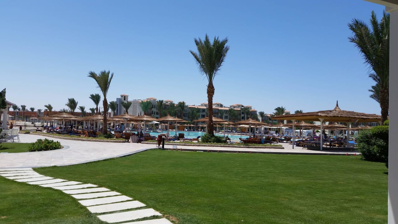Blick vom Ford Courtage auf die Anlage  Pickalbatros Dana Beach Resort - Hurghada
