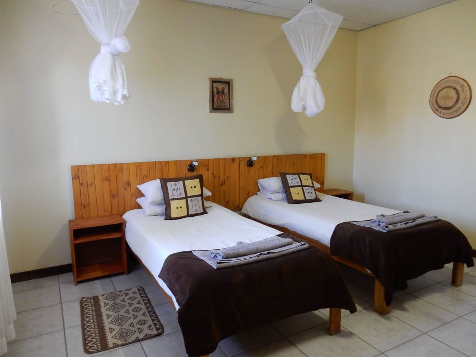 Rustikal engerichtet Hammerstein Lodge & Camp