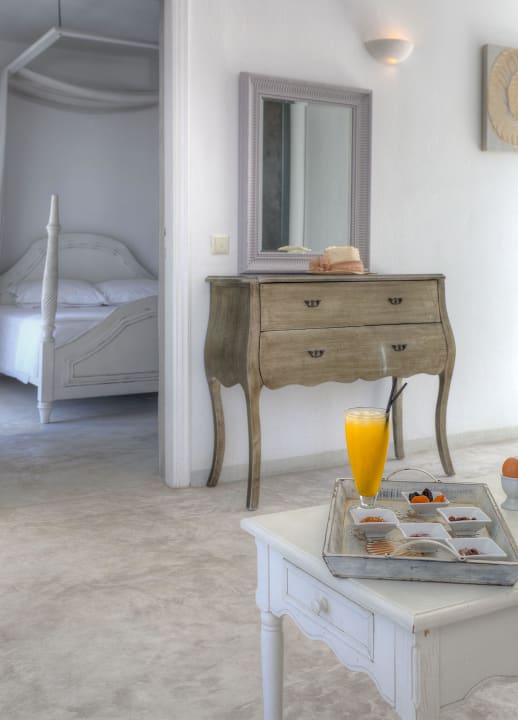 Senior Suite Jacuzzi Lilly Residence All Suites Hotel