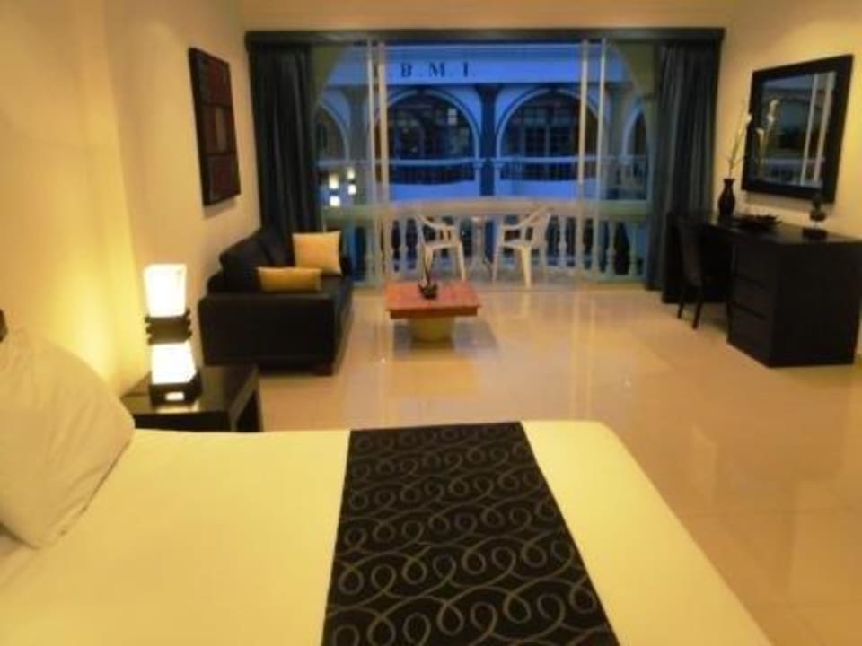 Juniro suite East Suites