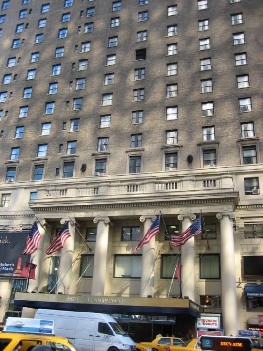 Aussenansicht des Hotel Pennsylvania in NY New York's Hotel Pennsylvania
