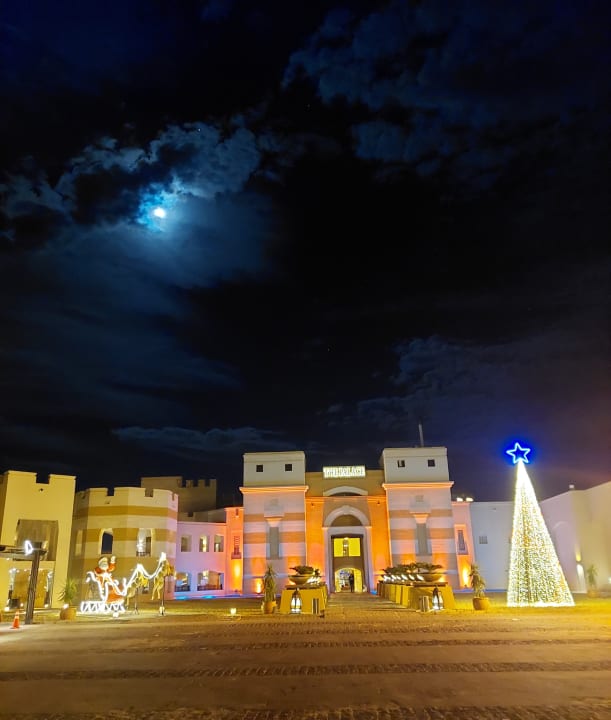 Außenansicht Pickalbatros Palace Hotel-Port Ghalib