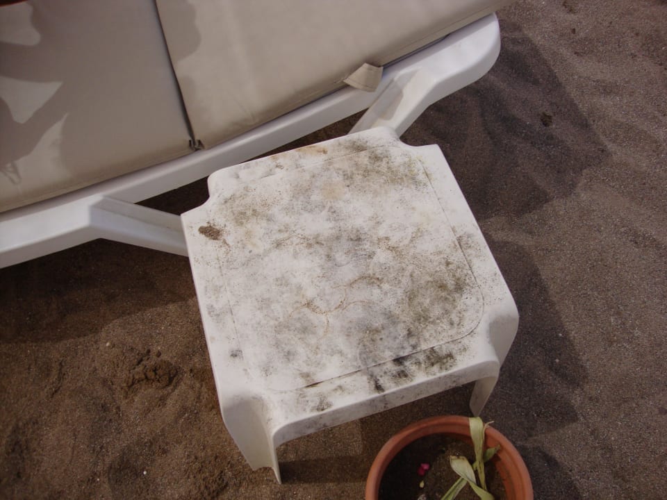 Typischer Strandtisch Asteria Collection Side