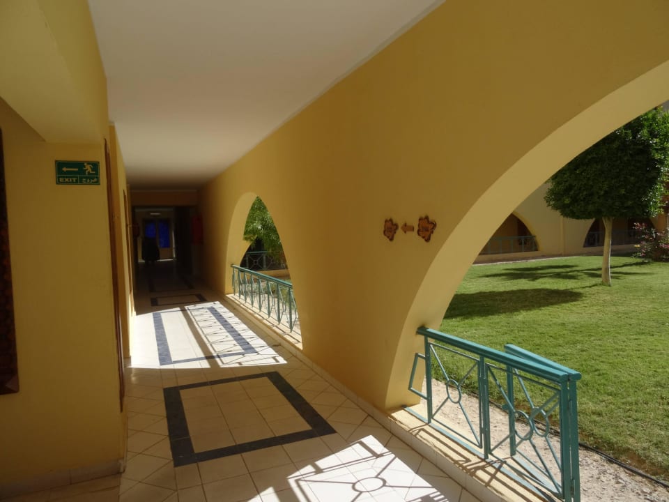 Hotelflur Desert Rose